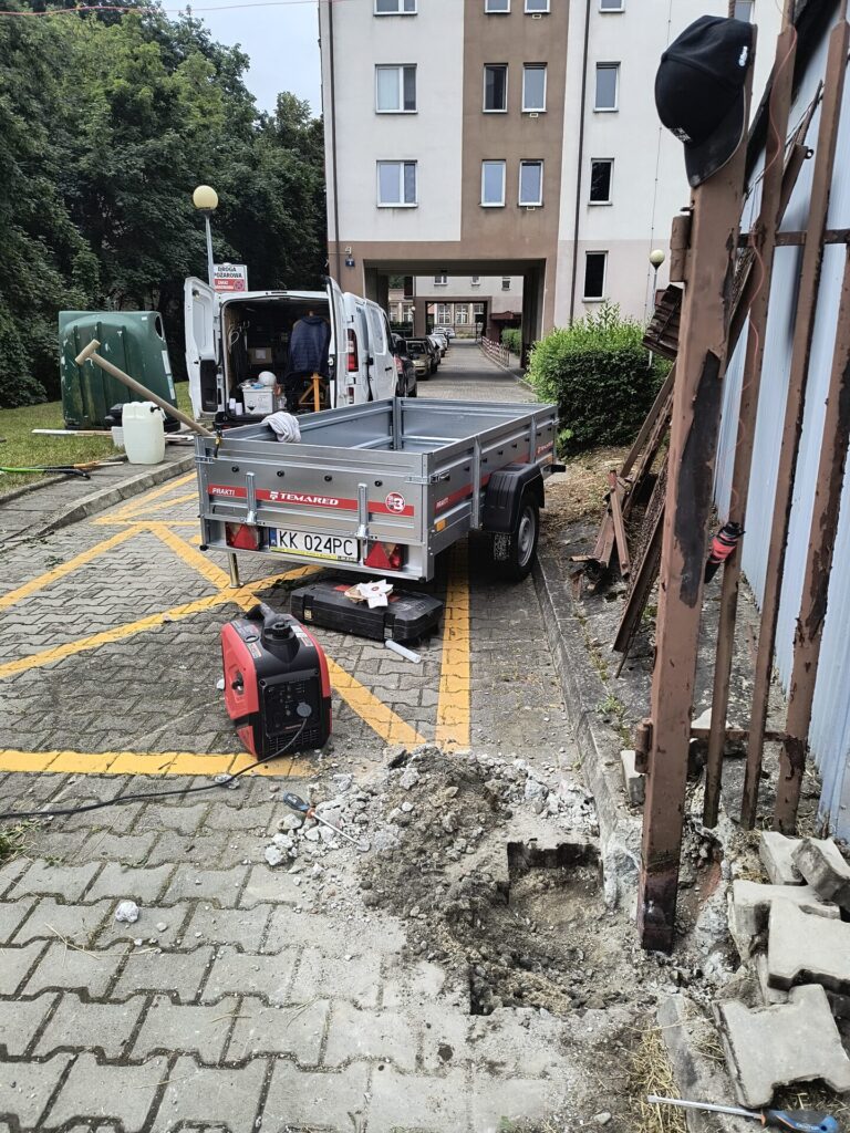Brama wjazdowa z automatyką — realizacja Proeldom, Kraków